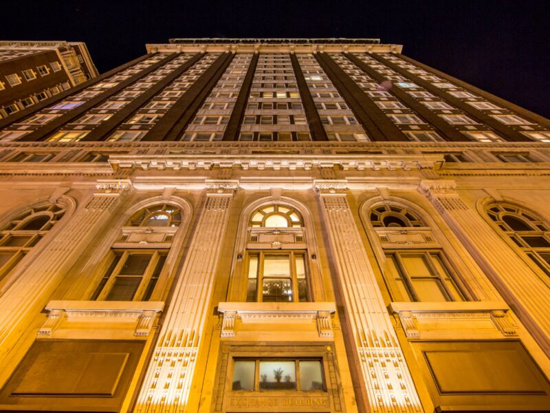 Historic Memphis Cotton Exchange – Hotel & Apartments with flexible bookings for short-term and long-term housing rentals in Memphis, TN 38103 (Downtown)